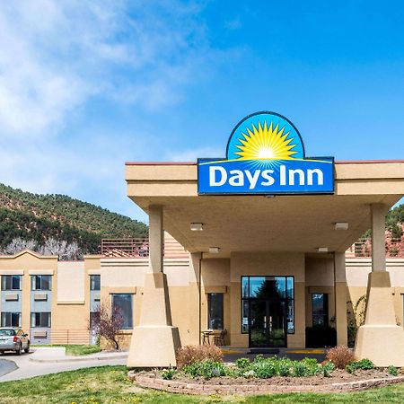 Days Inn By Wyndham Carbondale Dış mekan fotoğraf