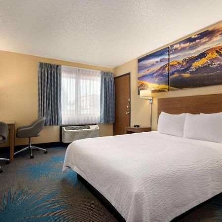 Days Inn By Wyndham Carbondale Dış mekan fotoğraf
