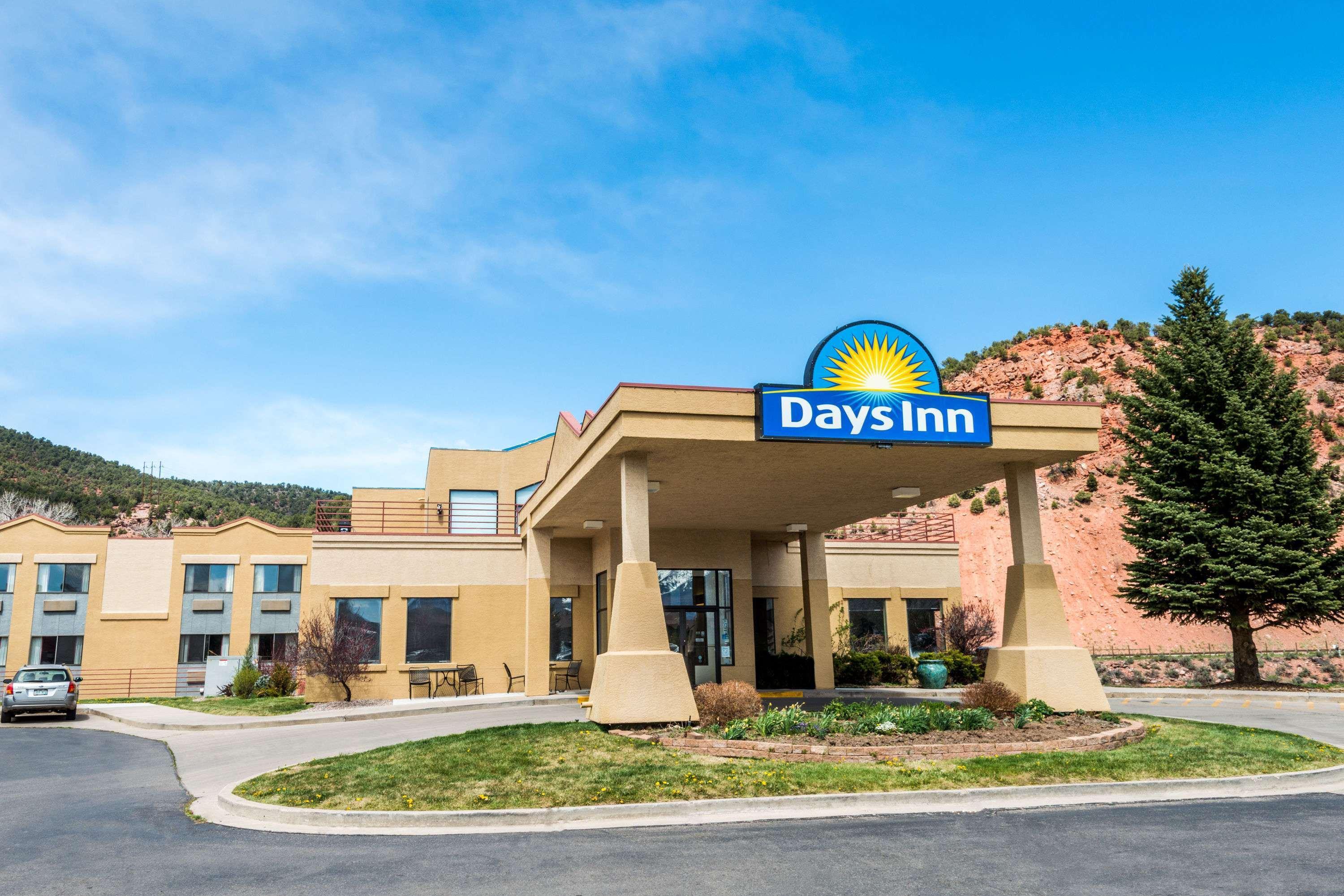 Days Inn By Wyndham Carbondale Dış mekan fotoğraf