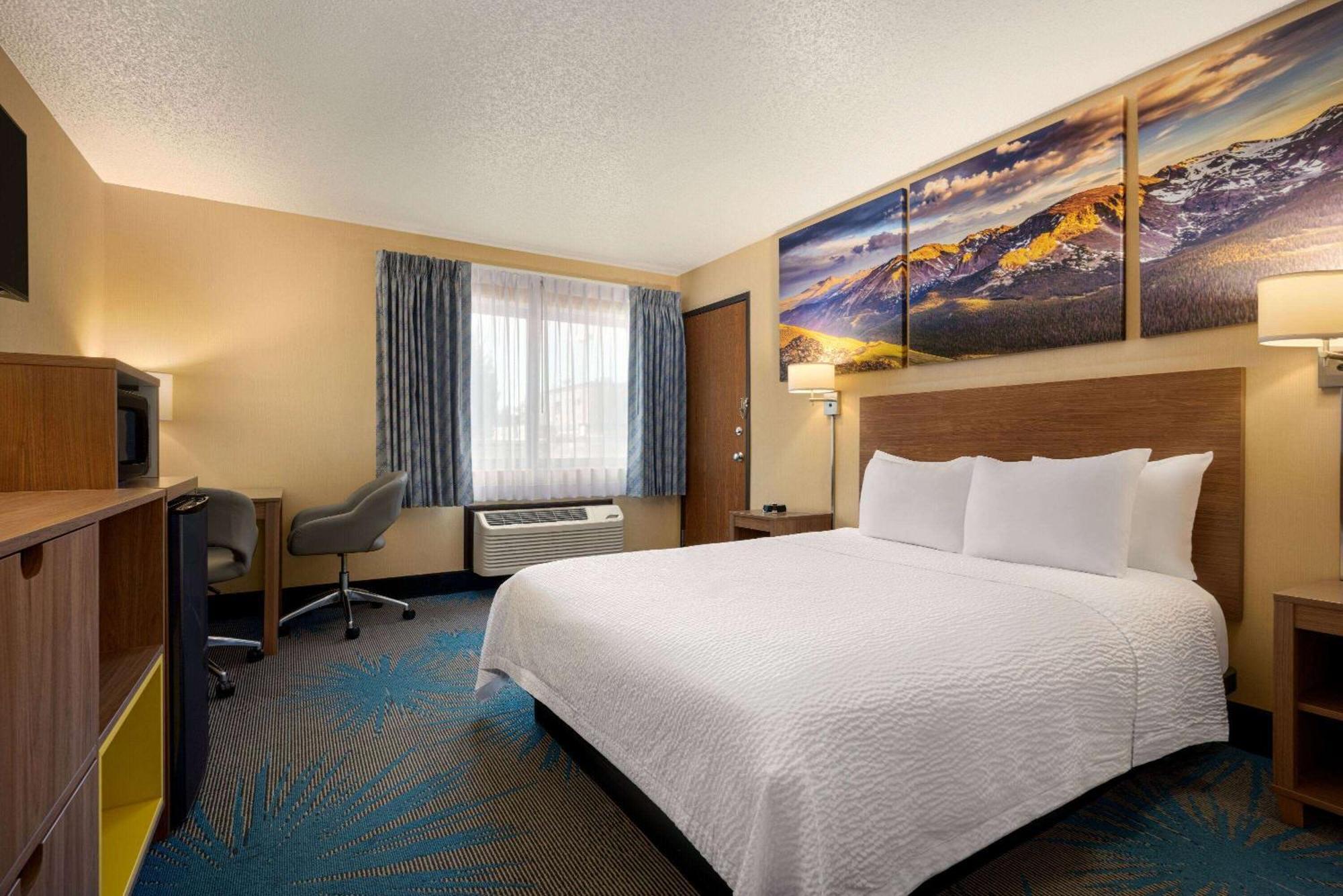 Days Inn By Wyndham Carbondale Dış mekan fotoğraf