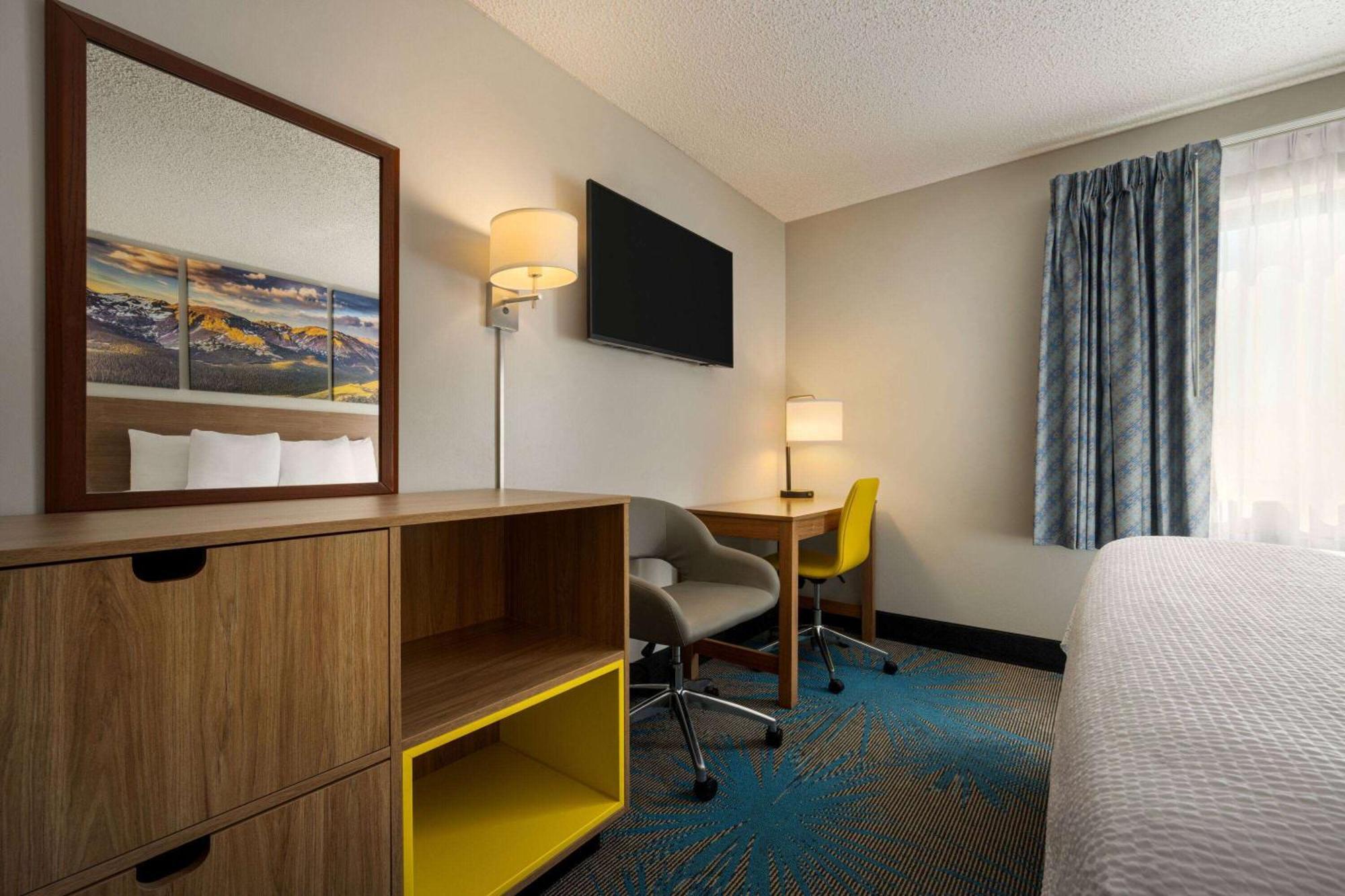 Days Inn By Wyndham Carbondale Dış mekan fotoğraf