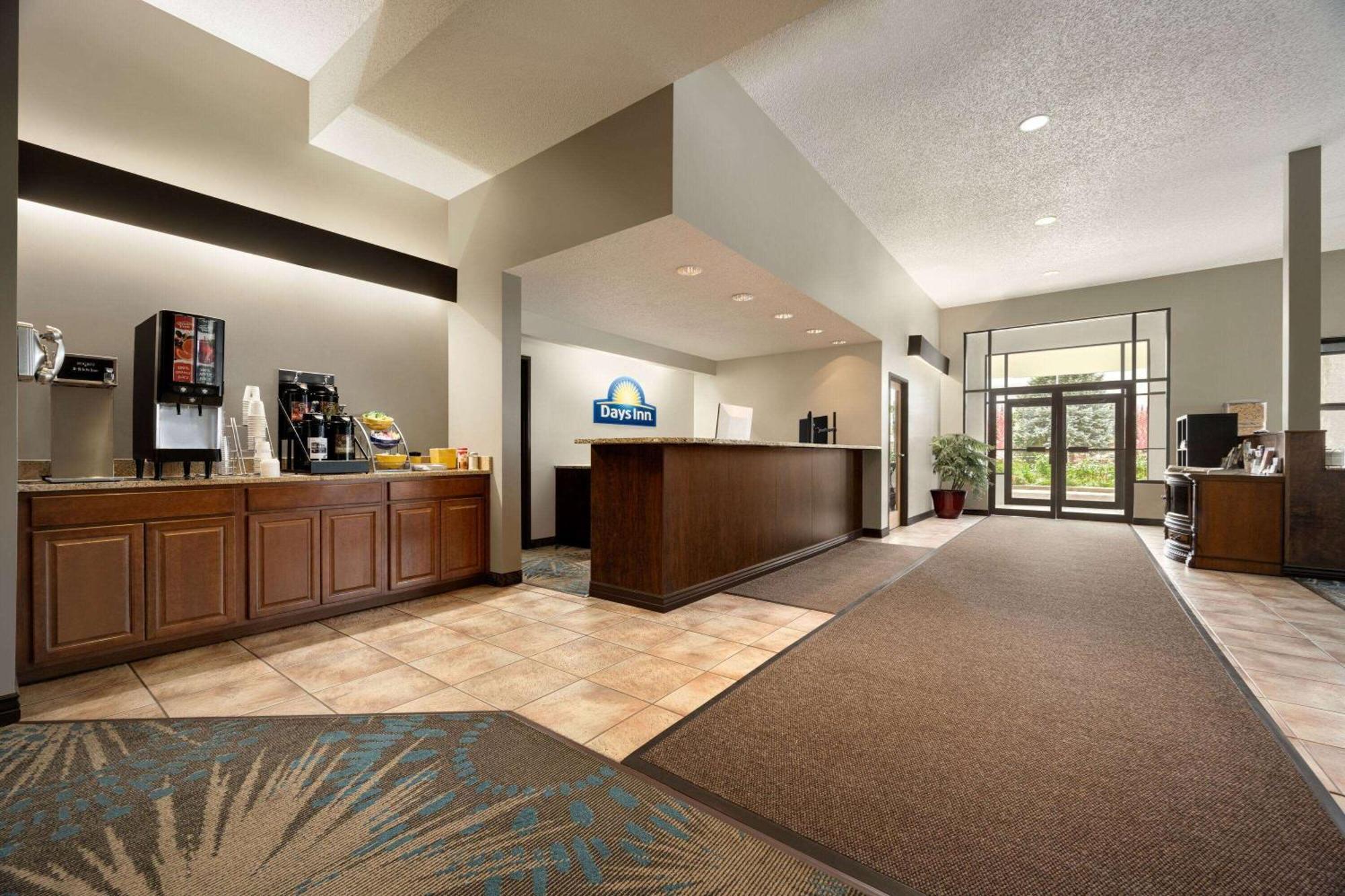 Days Inn By Wyndham Carbondale Dış mekan fotoğraf