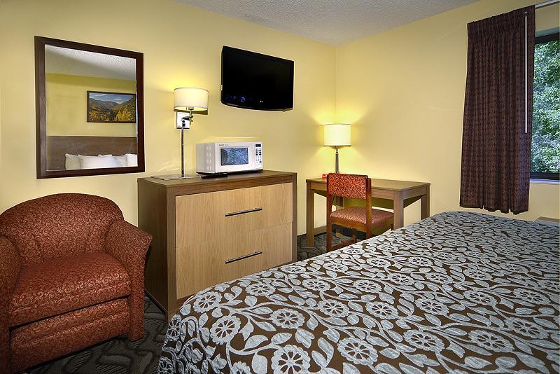 Days Inn By Wyndham Carbondale Oda fotoğraf
